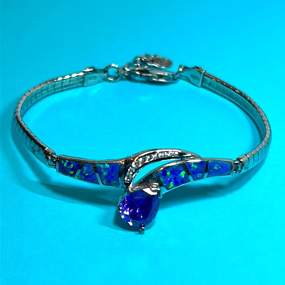 Blue/Green Opalescent Bracelet with Amethyst